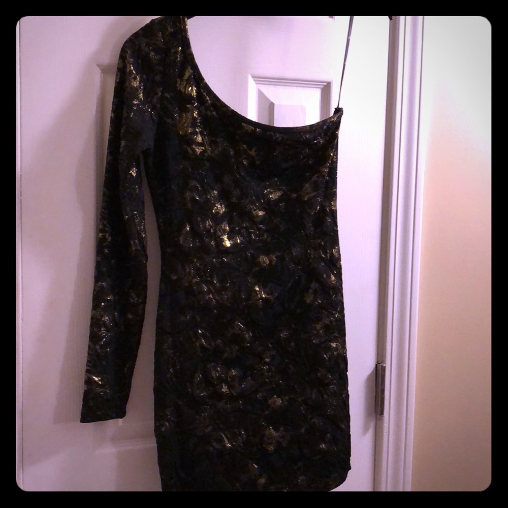 One shoulder Forever 21 Black & Gold Dress Small